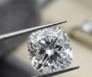 Diamante Moissanita de Corte Cojín de 5 Quilates |   Color D VVS1 |   Piedra de Moissanita Suelta |   Piedra Preciosa |   Piedras para engastar - Product Image 3