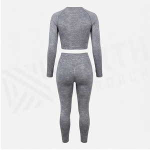 Ensemble de yoga 2 pièces North Approach : Leggings taille haute longs et crop top à col rond à manches longues imprimé gris – Tenue de sport - Product Image 2
