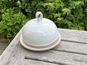 Moderno mantelón para mantequilla con tapa de fácil apertura, bandeja de base profunda, elegante recipiente para conservar la mantequilla en la encimera de la cocina - Product Image 6