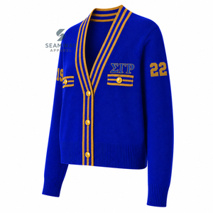 เสื้อคาร์ดิแกนไหมพรมแบบวาร์ซิตี้สำหรับผู้หญิงของชมรมซิกม่าแกมมาโร คอวี ติดกระดุมด้านหน้า แต่งขอบลายริบ ปักลายสไตล์พรีปปี้ - Product Image 3