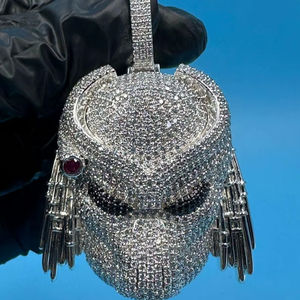 จี้หน้ากากนักล่าประดับเพชรโมอิสซาไนต์ทรงกลมแบบ Iced Out สำหรับงานปาร์ตี้ แร็ปเปอร์ ฮิปฮอป พร้อมจี้เงินแท้ 925 และชาร์ม - Product Image 1