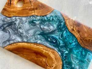 Tabla de Cortar Personalizada para Charcutería, Hecha a Mano con Resina y Madera, Duradera, Ecológica, para Cocina y Comedor, con Resina Epoxi - Product Image 2