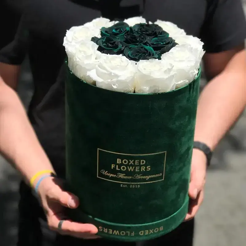 Easy — boîte à fleurs de chapeau verte en daim, boîte à fleurs en velours personnalisée, estampage à chaud