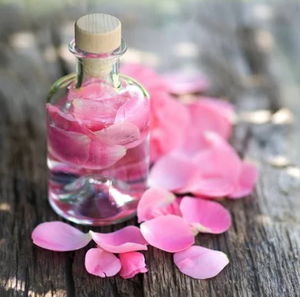 Des prix de gros compétitifs pour l'eau de rose extrait de plantes sauvages cultivées pour votre marque de distributeur - Product Image 3