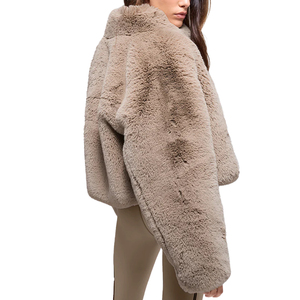 Veste Courte en Fausse Fourrure de Luxe pour Femme, Manteau d'Hiver Doux avec Fermeture Éclair Discrète, Vêtement d'Extérieur Tendance, Option Personnalisée OEM Marque Privée - Product Image 5