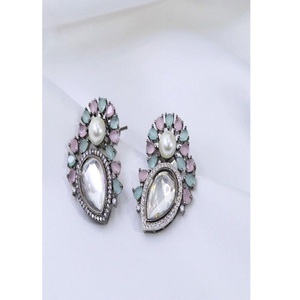 Elegantes Pendientes de Moissanita Plateados en Plata de Ley de Alta Calidad, Estilo Moderno, para Mujer, Ideales para Fiestas y Eventos Nocturnos - Product Image 1