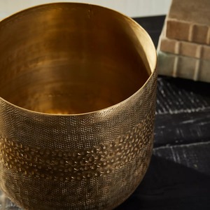 Vase géométrique moderne en aluminium doré, 13,85 po de largeur x 12,90 po de hauteur, fait main, écologique, pièce d'art décorative pour table - Product Image 2