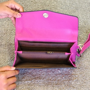 กระเป๋าคลัทช์หนังวีนัส ดีไซน์หรูหรา แกะสลักด้วยมือจากหนังวัวแท้ พร้อมสายคล้องมือ ป้องกัน RFID ความจุขนาดใหญ่ - Product Image 4