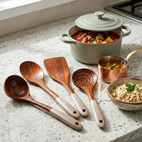Ensemble d'ustensiles de cuisine en bois écologiques de qualité alimentaire de luxe 6 pièces |   Ustensiles de cuisine en bois naturel avec poignées en émail blanc, faits à la main