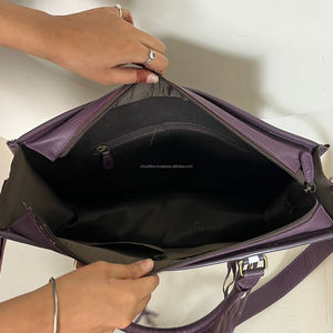 Sac fourre-tout en cuir de vachette de haute qualité, fait main, avec motif damier violet et blanc, sac à bandoulière à franges pour femmes - Product Image 5