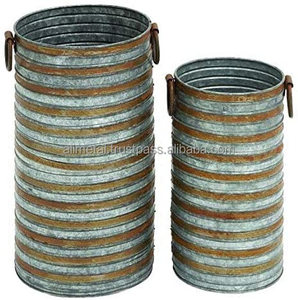 Lot de 2 jardinières galvanisées ou jardinières en métal pour la décoration de la maison et du jardin et entièrement personnalisées. - Product Image 1