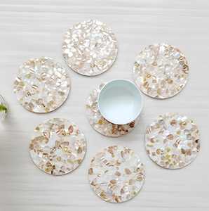 Sous-verre en nacre fait main sur mesure avec mosaïque de galets pour la décoration de table - Product Image 2