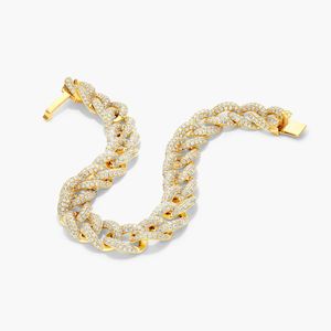 สร้อยข้อมือเพชรแบบ Pavé Curb Chain ทองคำสีเหลือง - Product Image 5
