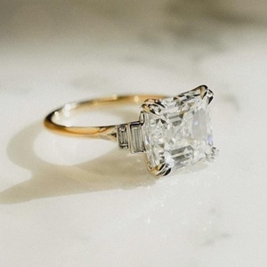 Anillo de 5 Piedras con Diamante de Corte Asscher de 2.02CT Cultivado en Laboratorio, con Oro Sólido de 14K, Regalo Romántico Sorpresa para Parejas - Product Image 4