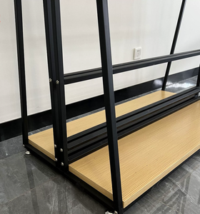 Exhibidor de Alfombras y Tapetes de 3 Niveles, Resistente, de Acero Inoxidable, Moderno y Profesional, con Embalaje de Cartón para Tiendas Minoristas - Product Image 2