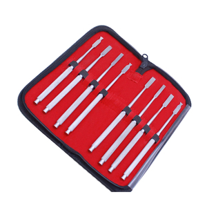 Kit d'instruments chirurgicaux dentaires de 8 pièces : élévateurs luxateurs, periotomes courbés, ostéotomes, extracteurs de pointes radiculaires, avec poignée moletée argentée - Product Image 1
