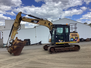 Excavatrice sur chenilles professionnelle de 2013, capacité de godet de 0,52 m³, 13 tonnes, 90 CV, hydraulique - Product Image 2