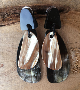 Pendientes de Cuerno de Búfalo Natural, Diseño Moderno Hecho a Mano y Ecológico de la India por S a and SONS EXPORTS - Product Image 4