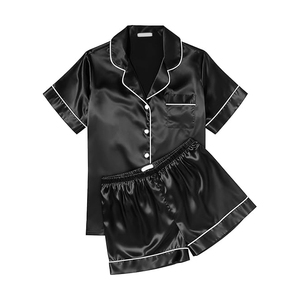 Ensemble de pyjamas tendance en satin de soie pour femmes, couture experte, anti-rétrécissement, imprimé, couleur personnalisée, chemise boutonnée et short - Product Image 1