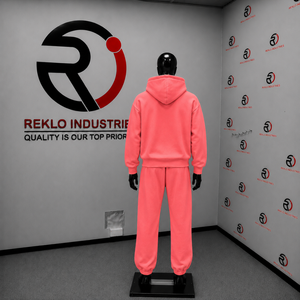 Conjunto Deportivo Personalizado Color Rosa Coral para Hombre, Sudadera con Capucha Extra Grande, Pantalones Jogger, Diseño Gráfico Gris, Ropa Deportiva Urbana, Venta al Por Mayor OEM - Product Image 4