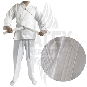 Ensemble d'uniformes de karaté pour adultes de haute qualité à manches longues avec logo frontal en polyester/coton, séchage rapide et respirant pour les sports d'arts martiaux - Product Image 1