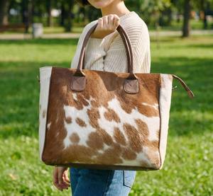 Grand sac fourre-tout en cuir pour femmes et hommes, sac fourre-tout vintage de voyage, sac à main pour femmes, sac à bandoulière grande capacité LTB-0427 - Product Image 4