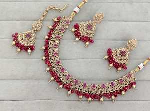 Collier ovale en pierre de cristal de créateur avec pampilles, boucles d'oreilles et mangtika, ensemble de bijoux artificiels pour réceptions et fêtes, collections - Product Image 1