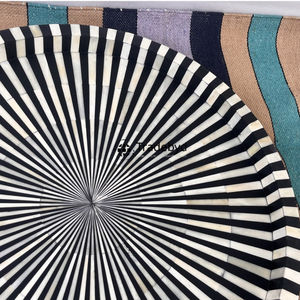 Plateau de service élégant en os incrusté, fait main, décoration de table, accent décoratif Tradebyd - Product Image 4