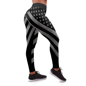 Leggings de sport taille haute pour femmes, design vintage drapeau américain imprimé par sublimation noire personnalisée - Product Image 4