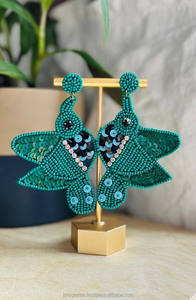 Pendientes de Aro Vibrantes para Mardi Gras, Joyería Bohemia para Niños, Tamaño Personalizado, para Fiestas y Festivales, Accesorio Llamativo en Morado, Verde y Amarillo - Product Image 5