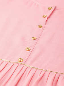 Kurta rose en rayonne tissée à volants pour femme, col rond, manches trois-quarts, conçue pour un usage quotidien décontracté et ethnique à l'échelle mondiale - Product Image 4