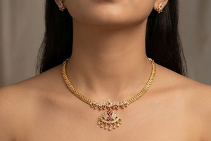Divyoro Luxury Copper Alloy Gold Plated Classic Short Pendant <b>Necklace</b> Cubic Zirconia <b>Ruby</b> Inlay Adjustable Length Women Party - Product Image 3