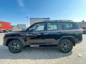 LAND CRUISER LC300 GAZOO Racing+NEU+VOLL+415ch+TwinTURBO+75 Transmission Automatique 4x4 Volant à Gauche Modèle 2024 d'Occasion - Product Image 3