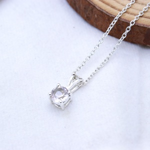Vente en gros de colliers pendentifs en argent sterling 925 massif avec quartz rose naturel rond à 4 griffes, bijoux fins, Memoria Jewels - Product Image 2