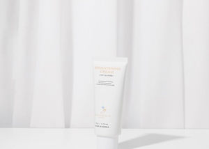 Crema de niacinamida enriquecida con colágeno BAREGO para una hidratación mejorada - Product Image 3