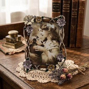 Cadre photo rectangulaire en métal orné, style vintage, décoratif, horizontal, personnalisable, design floral - Product Image 6