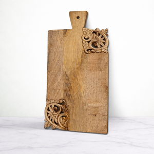 Planche à découper en bois de hêtre de qualité supérieure, double coin, détails ornés, surface lisse et durable, sans danger pour les aliments, plateau de service pour la cuisine - Product Image 1