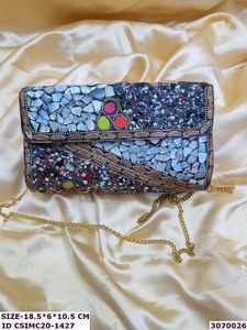 Bolso de Mano Tipo Clutch de Mosaico Multicolor de Lujo de Craftstages International |   Bolso de Noche de Metal Hecho a Mano con Correa de Cadena y Solapa - Product Image 6
