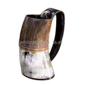 Mug à boire en corne de buffle sculptée à la main, style Viking, avec poignée et ouvre-bouteille - Couleur naturelle, objet d'art et de collection - Product Image 2