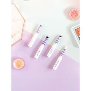 Set di pennelli per il trucco a 4 stadi - Product Image 1