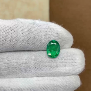 พลอยมรกตสีเขียวสดใสธรรมชาติคุณภาพสูงทรงคุชชั่นจาก GEMS INTERNATIONAL สำหรับทำแหวน สร้อยคอ และเครื่องประดับ - Product Image 1