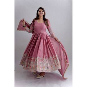 ชุด XL ที่สวยงามพร้อมงานปักและงาน Dori รวมถึงการจ่ายค่าสินค้าและ Dupatta - Product Image 2