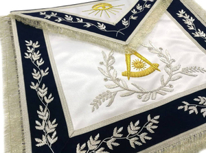 ผ้ากันเปื้อนพิธีกรรมเมสันสำหรับผู้รับปริญญา "Past Master Blue Lodge" - ผ้ากำมะหยี่สีน้ำเงินเข้ม งานปักมือสีเงินแบบมืออาชีพ ปรับแต่งได้ ขายส่ง - Product Image 4