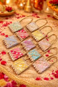 Ensemble de sacs cadeaux Potli festifs faits à la main de qualité supérieure, pochettes brodées ethniques pour cadeaux de retour pour mariages, Haldi, Mehendi, baby shower - Product Image 2