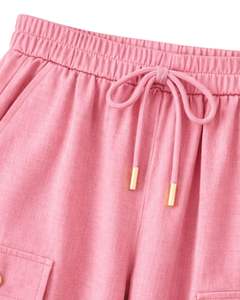 Conjunto coordinado de dos piezas rosa para mujer, camisa de manga corta con botones y pantalones cargo de pierna ancha, conjunto informal de verano para mujer. - Product Image 3