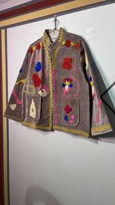 Chaqueta de Terciopelo Bordada a Mano con Diseño Floral, Abrigo Boho Suzani - Product Image 3