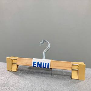 Cintre en bois durable de haute qualité fabriqué au Vietnam, cintre à pantalon en bois robuste, prix de gros, approvisionnement en vrac - Product Image 2