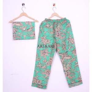 Conjunto de Pijama Floral Personalizado 100% Algodón, Conjunto Coordinado Estampado para Relajación y Comodidad, Verde, Ideal para Reventa - Product Image 2