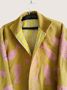 Veste en velours côtelé jaune vintage avec broderie de poisson rose, manches classiques, col rond, motif bohème éco-responsable Suzani, décontractée - Product Image 5