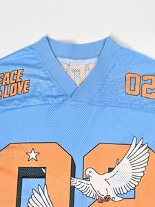 Camiseta de fútbol americano de malla oversize con gráfico de sublimación personalizado, cuello en V, estilo urbano, uniforme de equipo, OEM al por mayor - Product Image 3